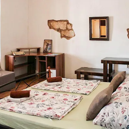 2 Bedroom Gorgeous In Grizane-belgrad * Barci