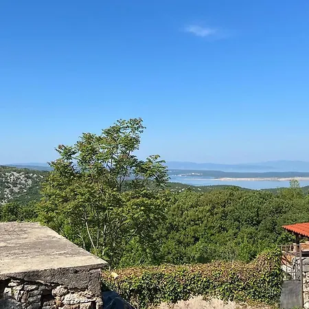 2 Bedroom Gorgeous In Grizane-belgrad 別荘