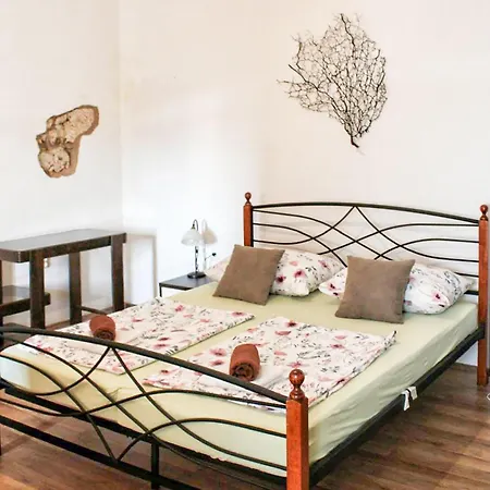 2 Bedroom Gorgeous In Grizane-belgrad * Barci