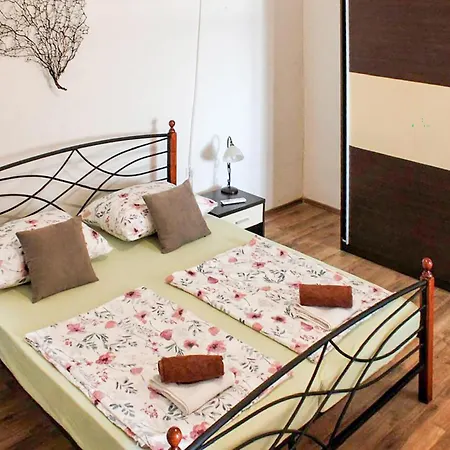 別荘 2 Bedroom Gorgeous In Grizane-belgrad Barci