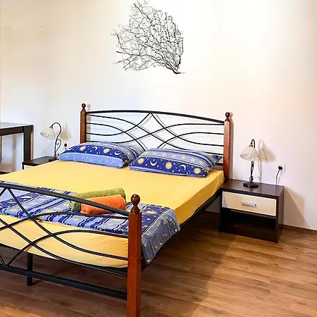 2 Bedroom Gorgeous In Grizane-belgrad * Barci